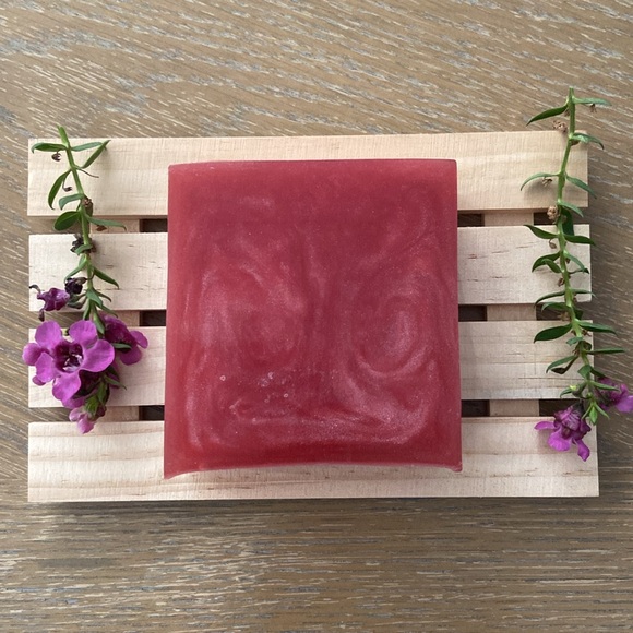 VANILLA&COCONUT Glycerin Bar Soap/ Mountain Mom Soap Co/ 4.5 oz / pink - Picture 2 of 9